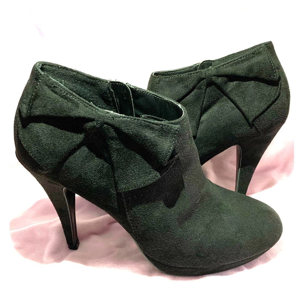 High heel booties 🥰